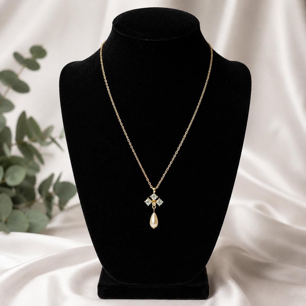 Vintage Avon Gold Tone Faux Opal Pearl Drop Pendant Necklace Victorian Style